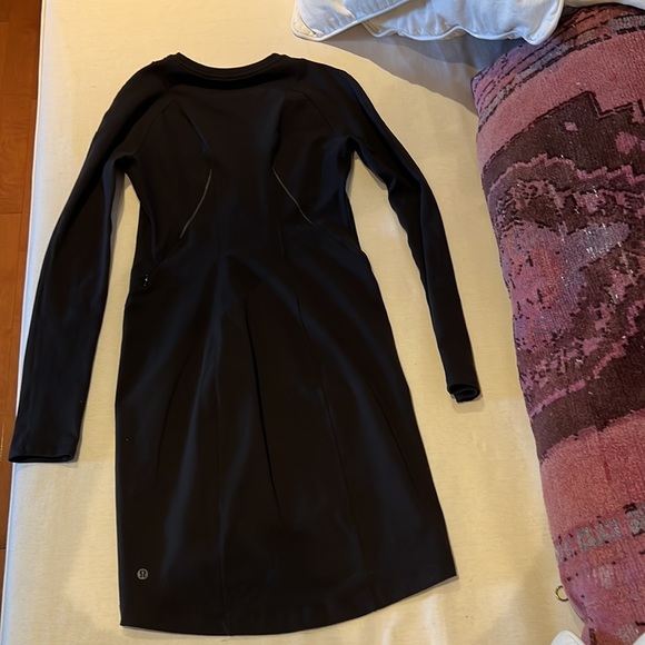 Lululemon &go Where-To Long Sleeve dress - Black - Picture 5 of 5